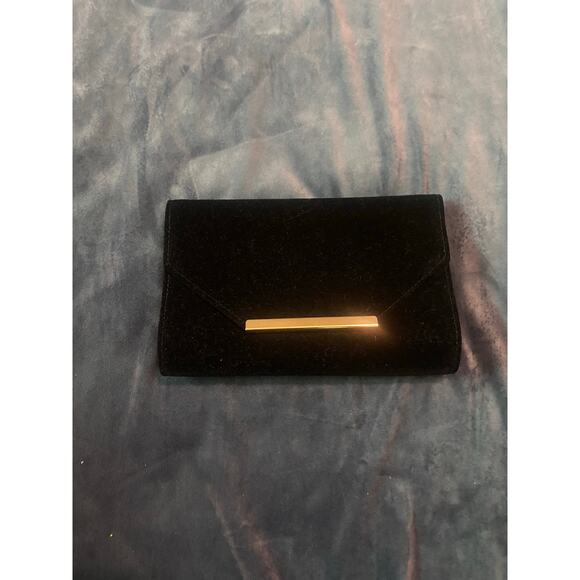 Simple black clutch with gold chain - Picture 2 of 2